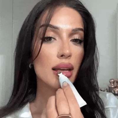 LuxeTint™ Lip liner peel off